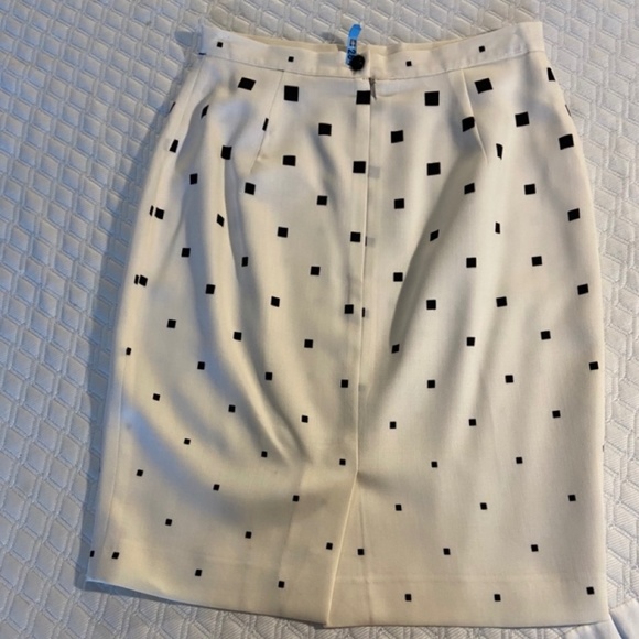 Vintage Versace100% Fine Wool Suit (Jacket & Skirt) Euro Size 44 GUC - Picture 11 of 16